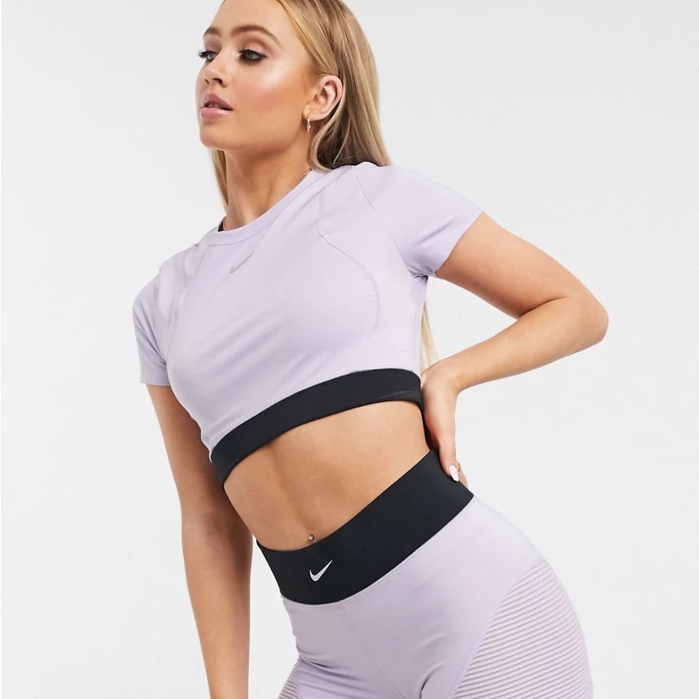 Nike lavender AeroAdapt Top